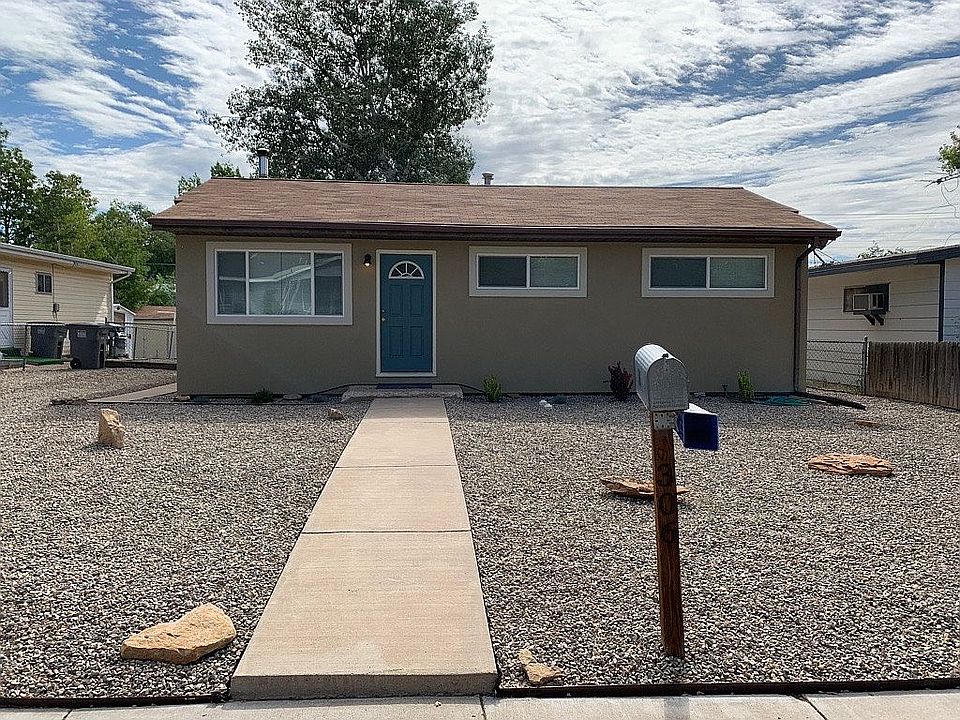 Front Yard, Street View
