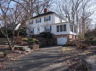 39 Knollwood Rd, North Haven, CT 06473
