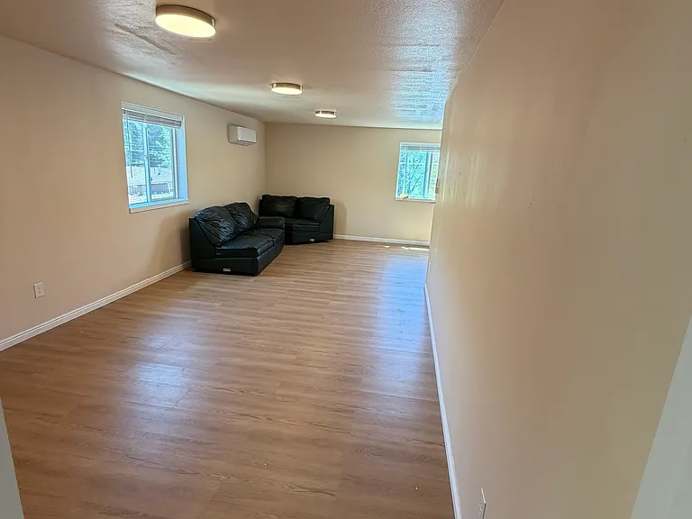 190 E 4380 N — Photo 32