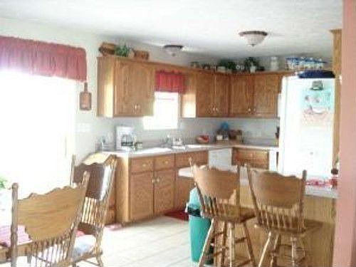 2nd image of 1325 Nathaniel Dr