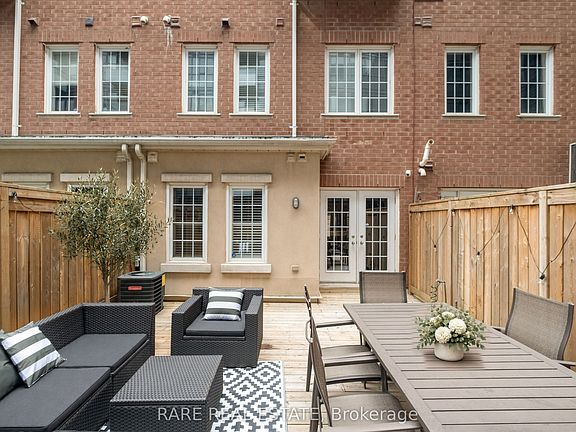 5th image of 11 Niagara St #21