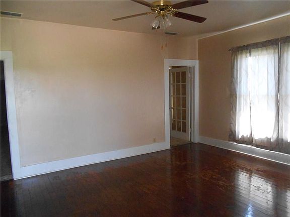 2nd image of 1641 Vogel St
