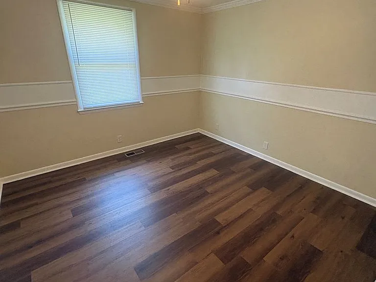 3260 Niagara Dr — Photo 4