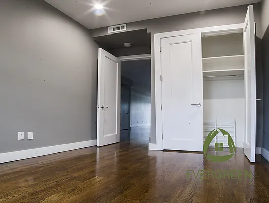 Rented by Evergreen Apartments BK | media 15