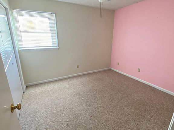 5th image of 208 Courchelle Dr