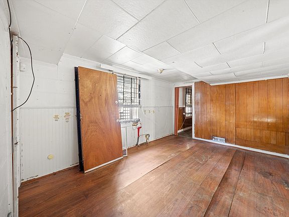 4th image of 7549 S Saint Lawrence Ave