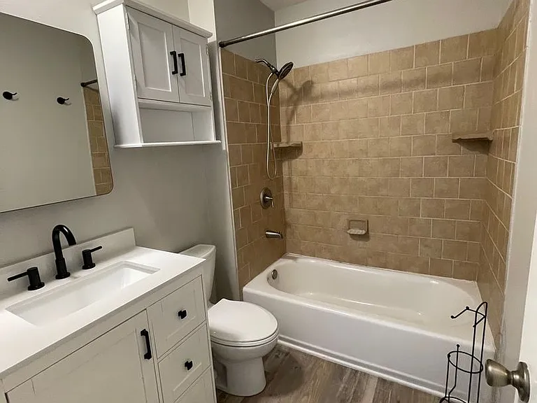 4615 Gladstone Dr — Photo 20