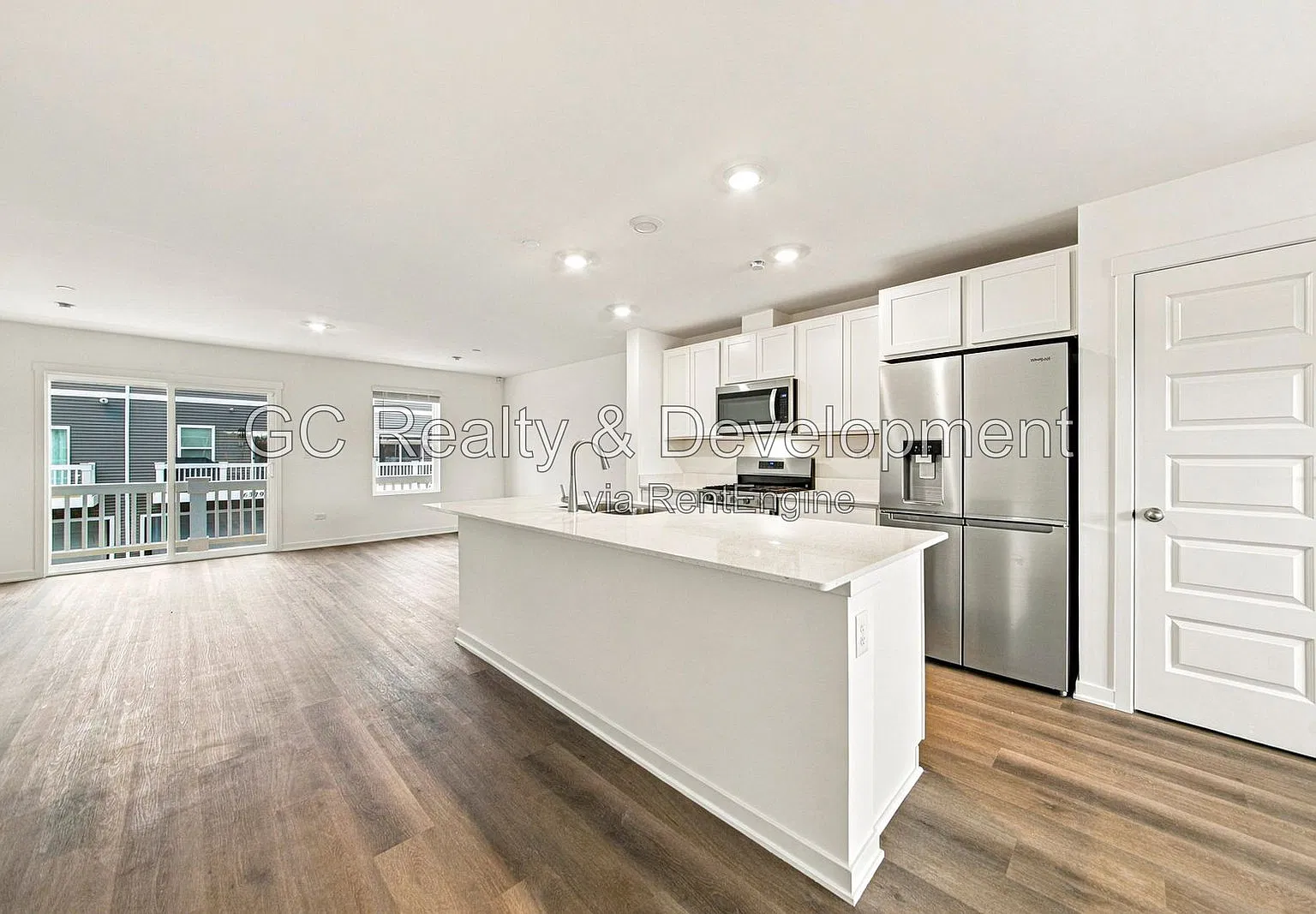 3 bed, 2.5 bath, 1756 sqft, $3,400 — Photo 4