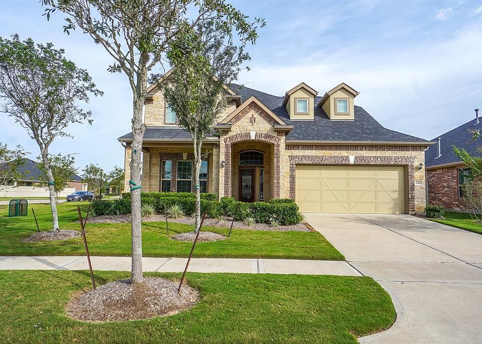 1st image of 2322 Lakecrest Gardens Dr