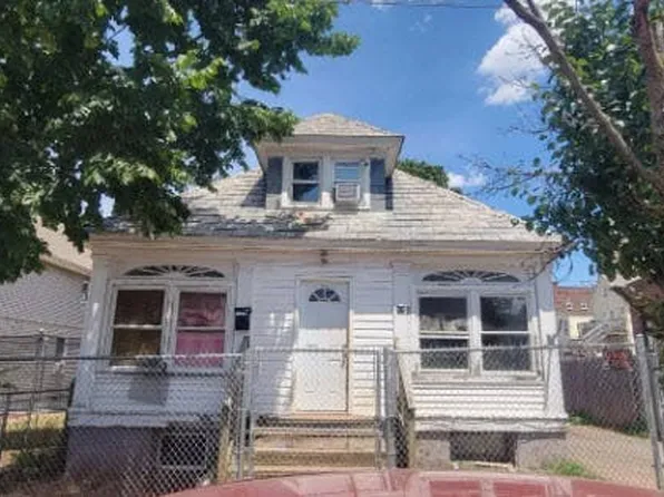 131 Seaman St, New Brunswick, NJ 08901