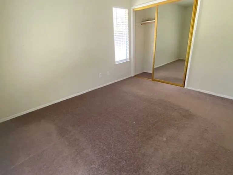 561 Amanda Ct — Photo 34
