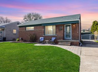 9591 Deering St, Livonia, MI 48150