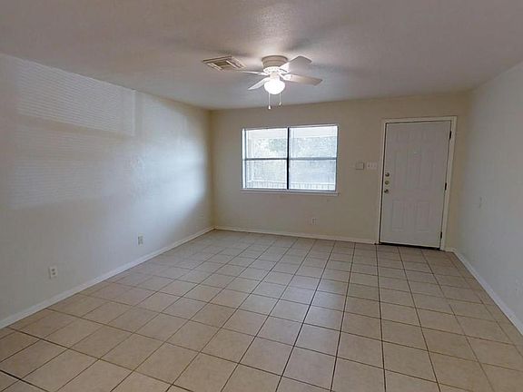 3rd image of 406 N Loop 121 Unit C