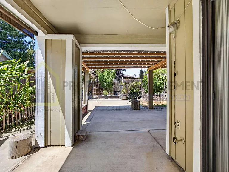 8779 Brittany Park Dr — Photo 54