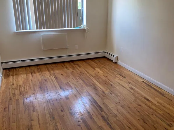 (undisclosed Address), Valley Stream, NY 11581