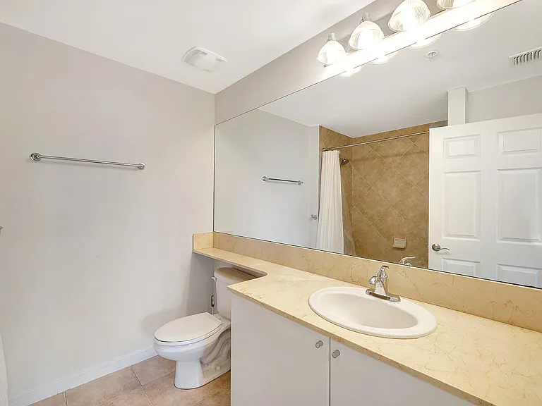 233 S Federal Hwy #425 — Photo 30