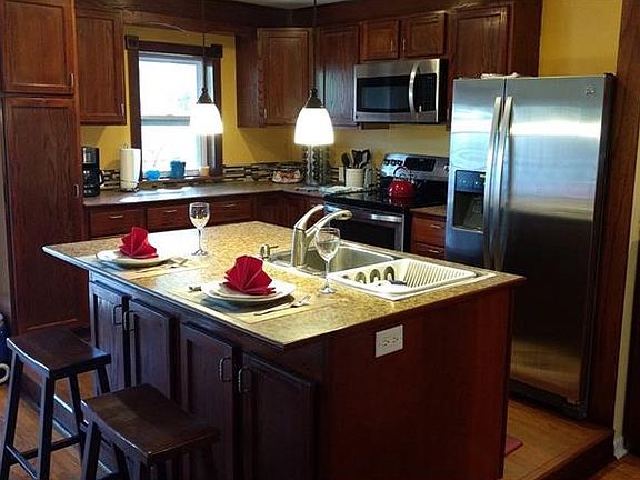 5th image of 3038 Pine Tree Ave