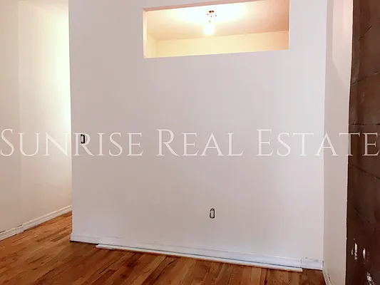 Rented by Sunrise Real Estate | media 8