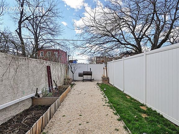 3rd image of 95 Dikeman St APT 1L