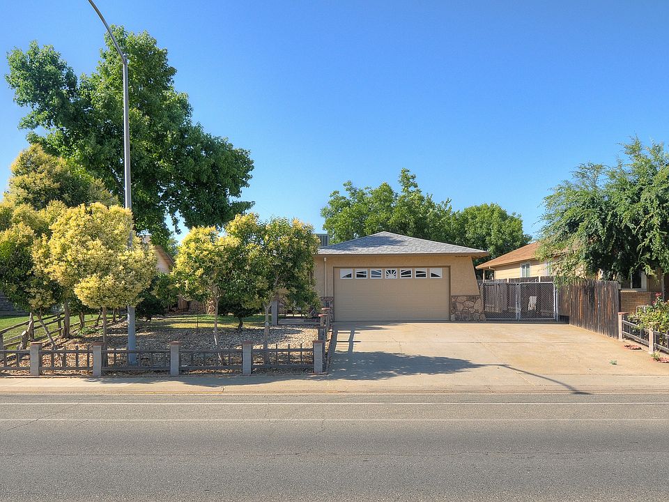 1st image of 1544 1st St