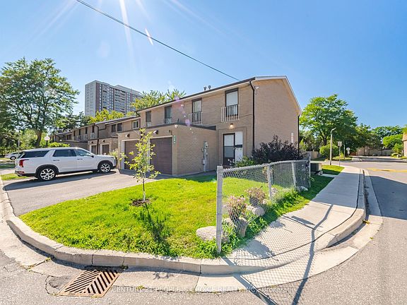 2nd image of 79 Fleetwood Cres