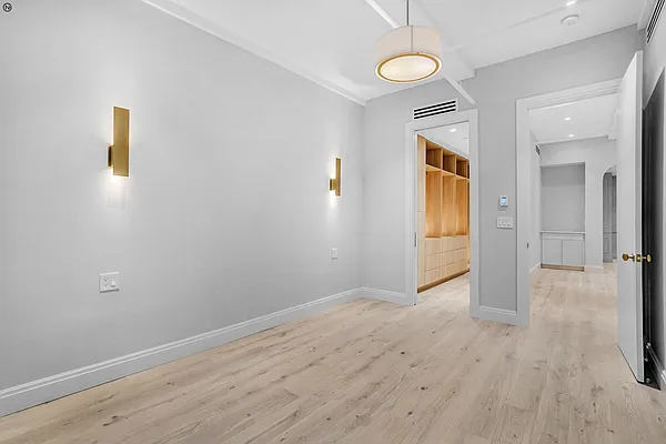 Sold by Nomad Property Group, LLC | media 31