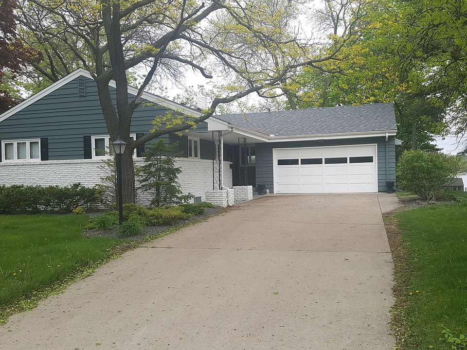 2nd image of 850 W Moore Lake Dr NE