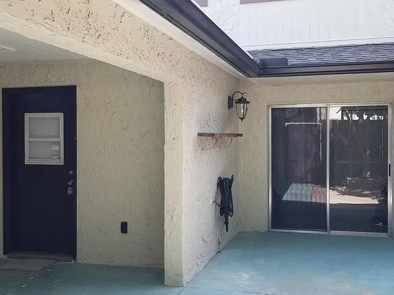 1548 Gulfview Dr — Photo 3