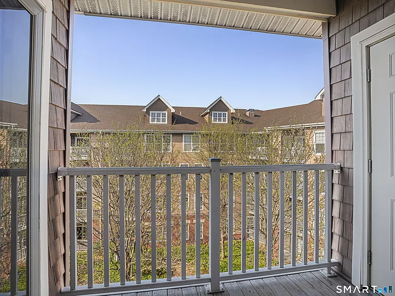 35 W Broad St #404 — Photo 27