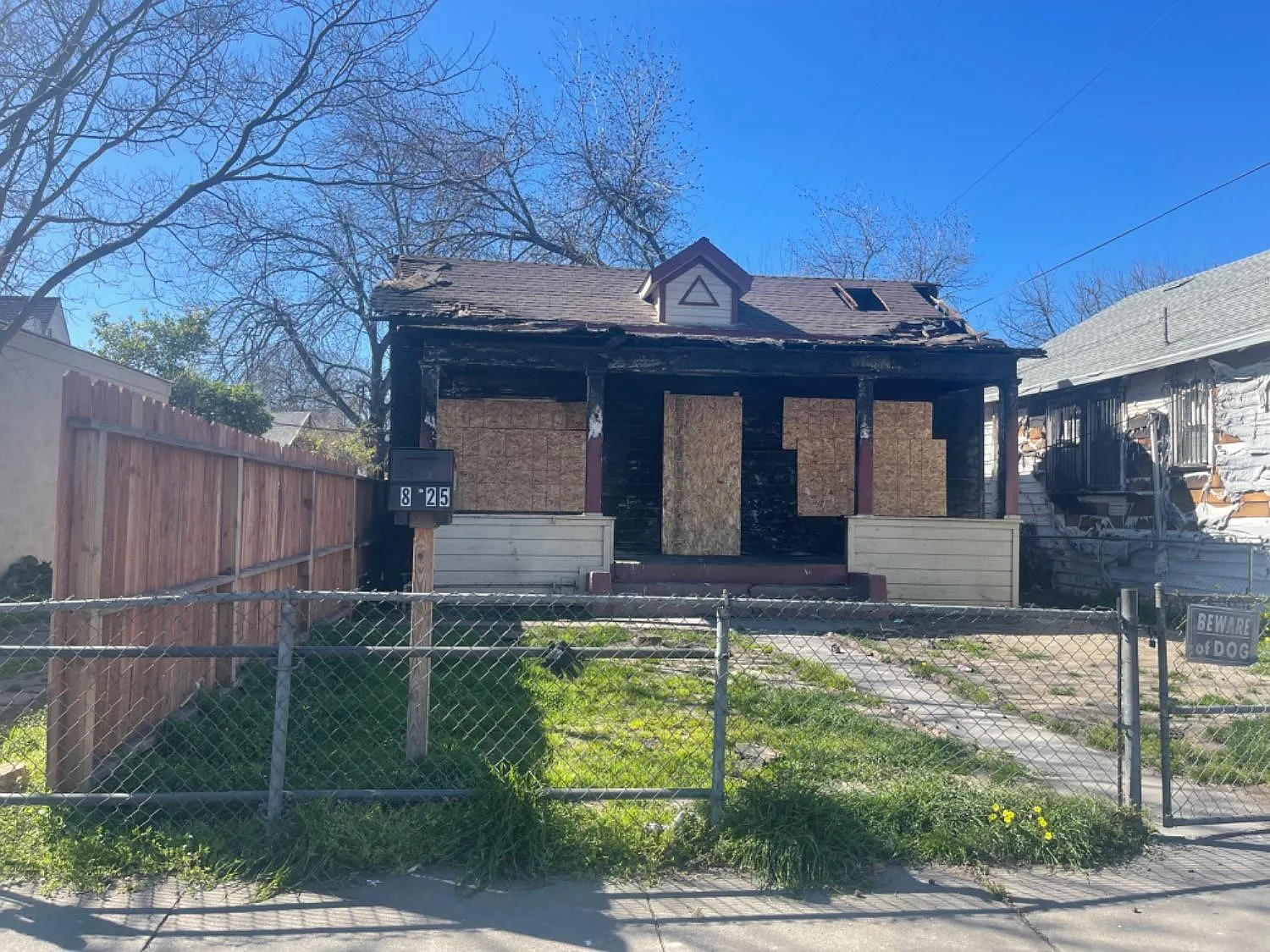 825 N Sierra Nevada St photo 1
