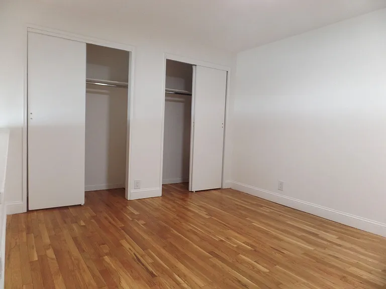 123 E 54th St #3B — Photo 4