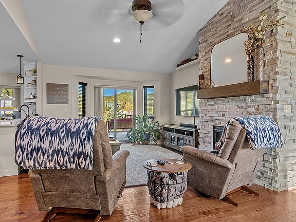4th image of 7353 Castlewood Dr