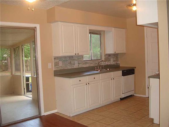 5th image of 6243 Christina Ct