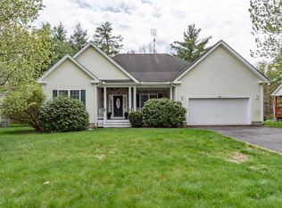 39 Cherrywood Dr, Nashua, NH 03062