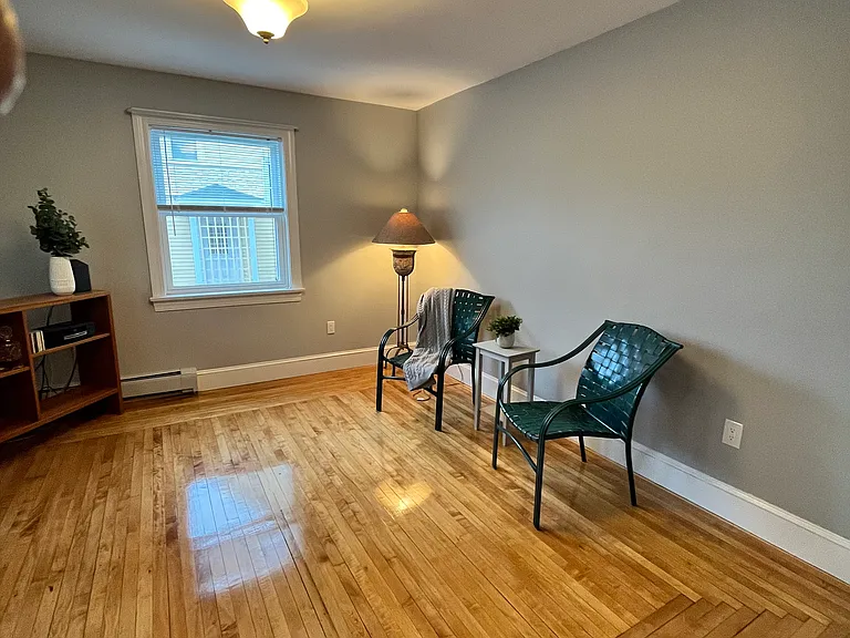 28-28A Richardson Ave — Photo 9
