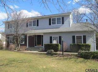 58 Robin Ln, Rensselaer, NY 12144