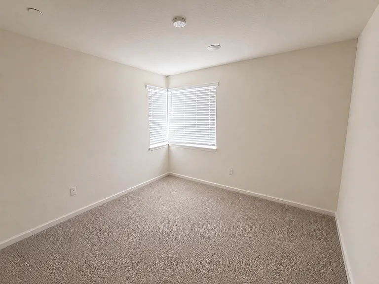 1466 Redbrick Ln — Photo 15