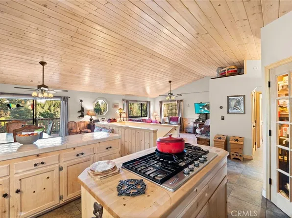 2011 Nob Hill Dr, Running Springs, CA 92382