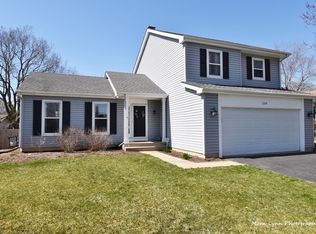 204 Mistwood Ln, North Aurora, IL 60542