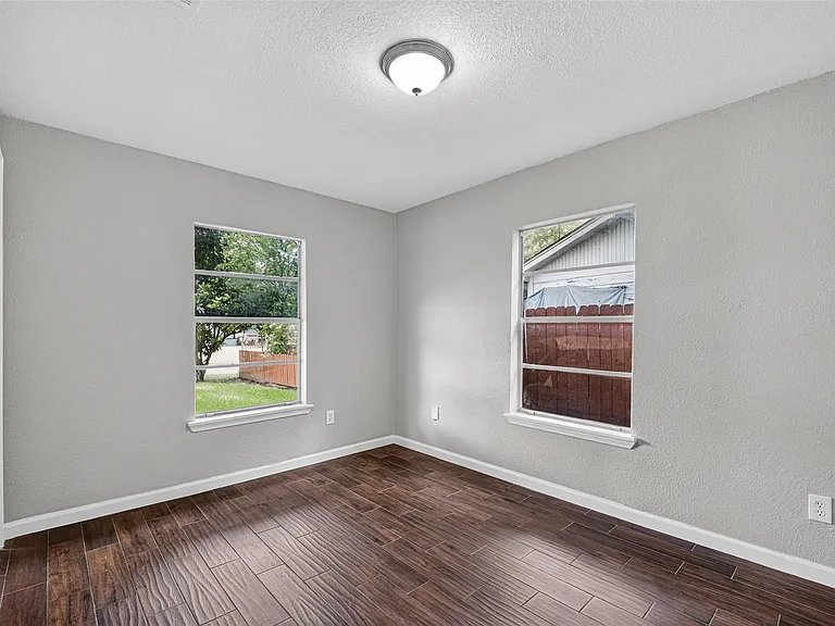 1112 Johnson St — Photo 29