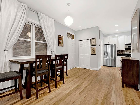 5th image of 218 S Laflin St #101