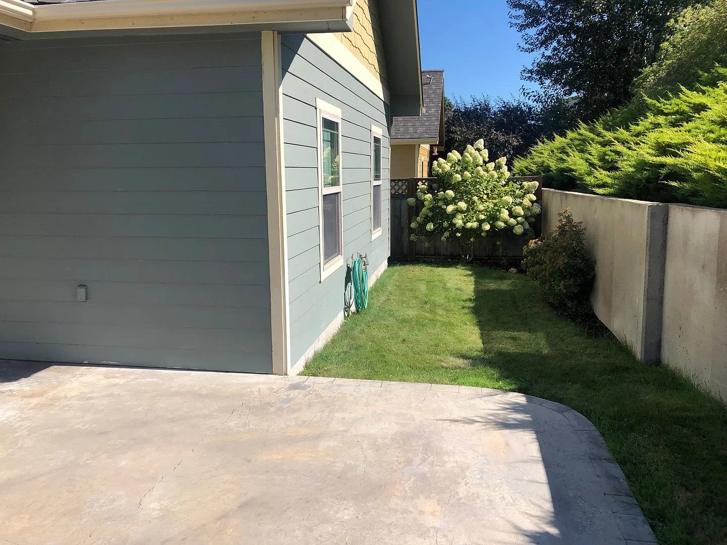 Home for Rent - The Dalles - Pet Friendly — Photo 2