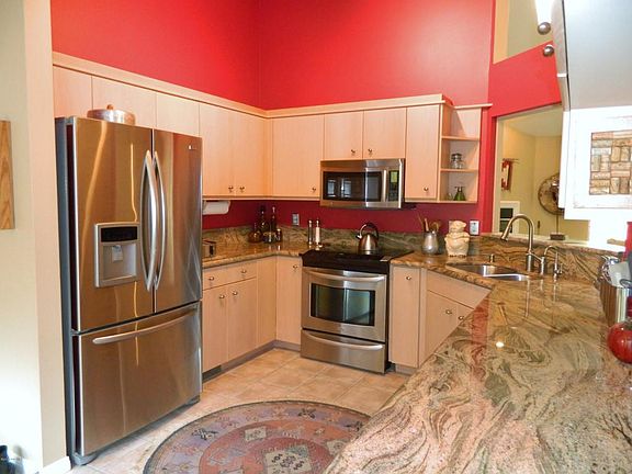 3rd image of 3101 W Crestview Dr