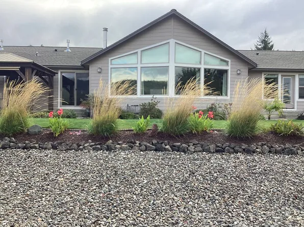 304 Sage Ln, Roseburg, OR 97471