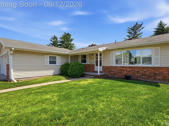 2nd image of 3118 Elk St
