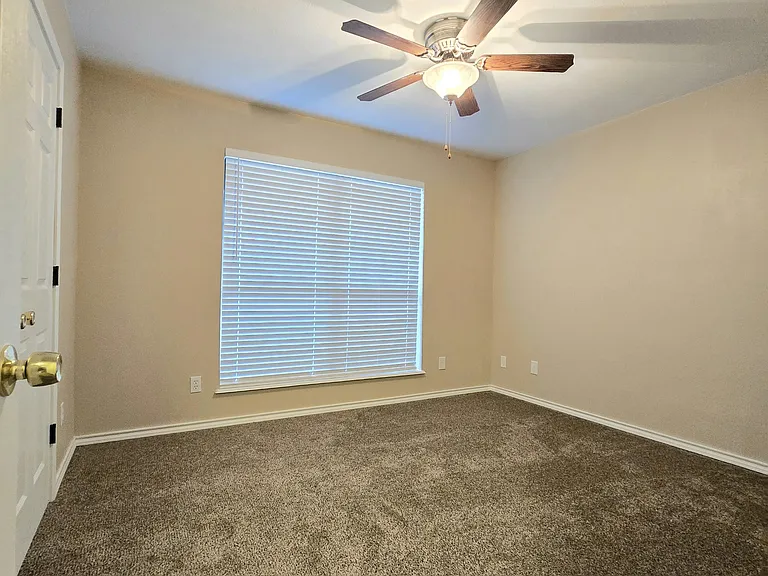 640 Canada St #5 — Photo 7