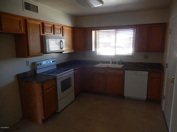 2nd image of 10923 W Saratoga Cir