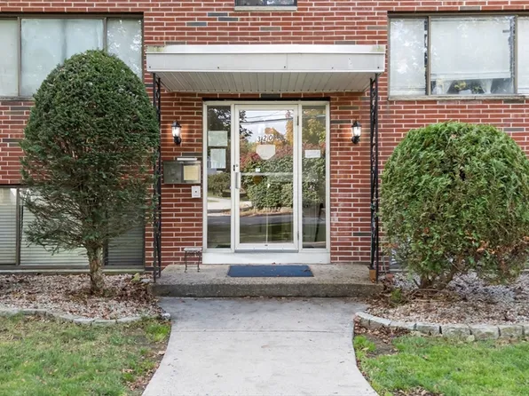 320 Elm St, Southbridge, MA 01550