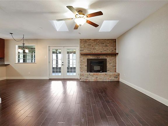 4th image of 1048 W Cheryl Ave