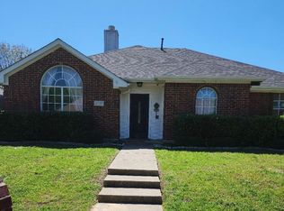 2733 Hyacinth Dr, Mesquite, TX 75181